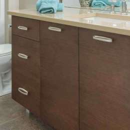 Highland Horizontal door style in Echo Wood Oak finished in Hazelnut